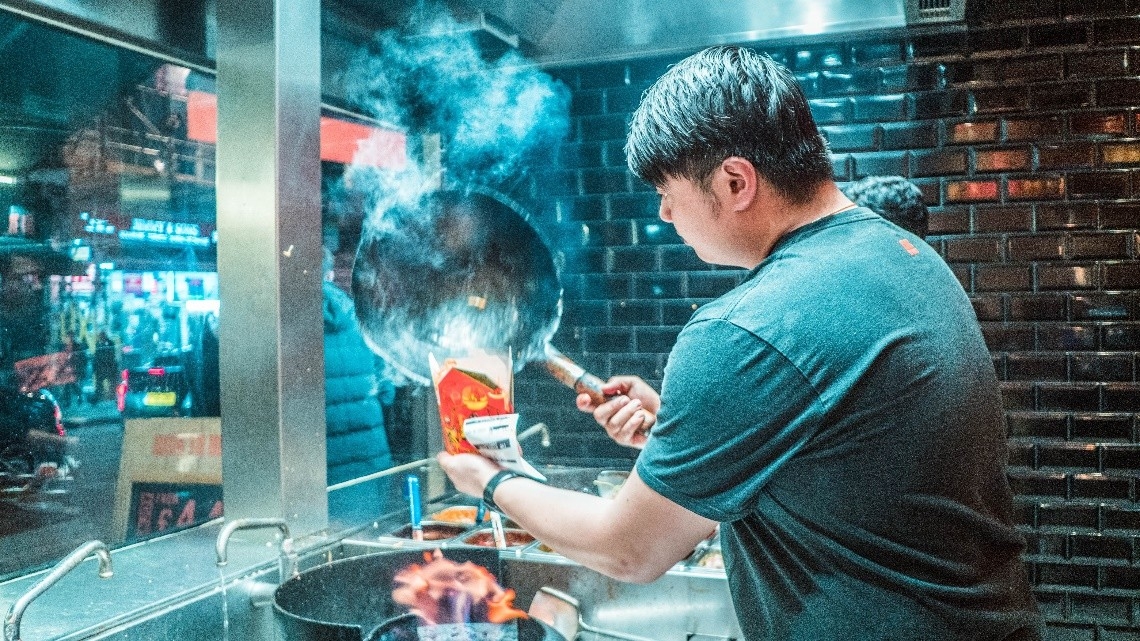 打破生活桎梏，板川超性能集成灶開啟無煙廚房新紀元