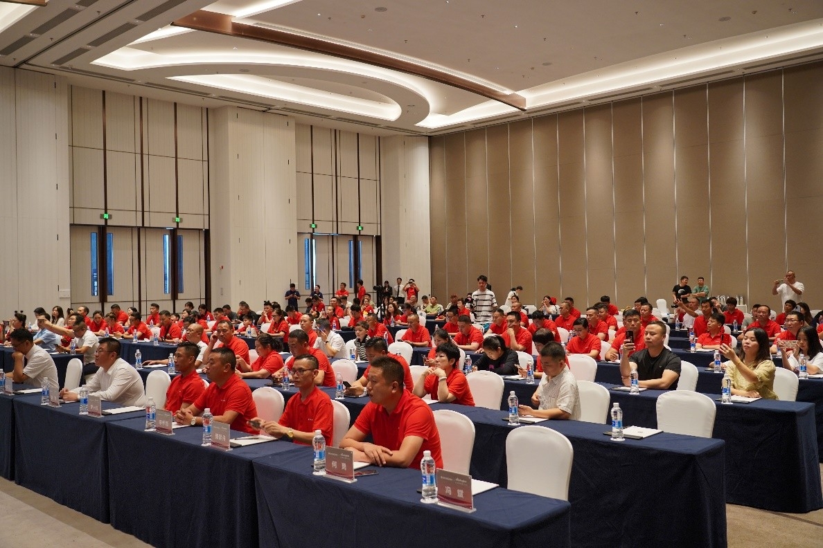 板川與蘭博基尼傳奇合作之路開啟，聯名打造超性能集成灶