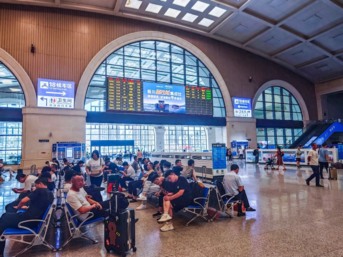 搶占未來巨量先機!板川超性能集成灶高鐵廣告正式上線武漢漢口站! 搶占未來巨量先機!板川超性能集成灶高鐵廣告正式上線武漢漢口站!