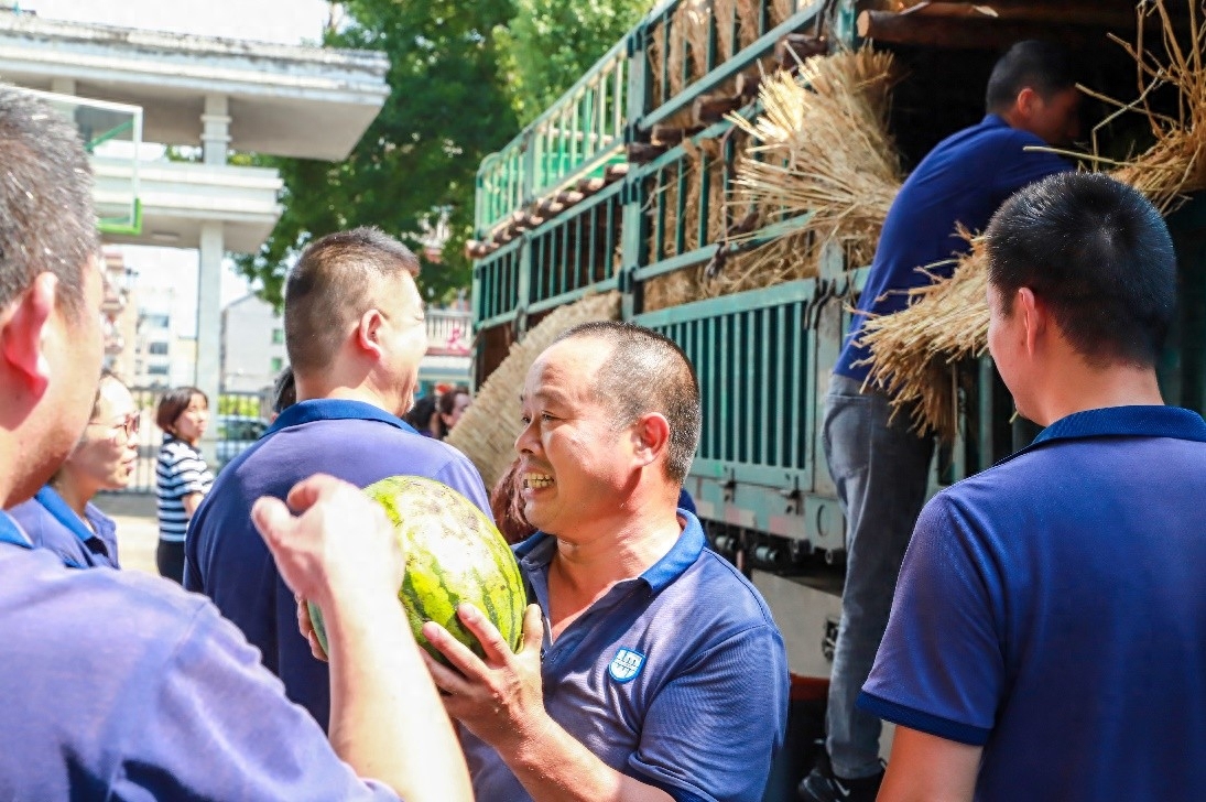 情滿中秋 愛在板川|板川電器為全體員工發放中秋福利 情滿中秋 愛在板川|板川電器為全體員工發放中秋福利