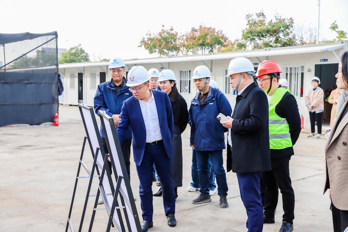 嵊州市市委書記裘建勇同志親臨板川智慧廚房數字化工業園參觀考察