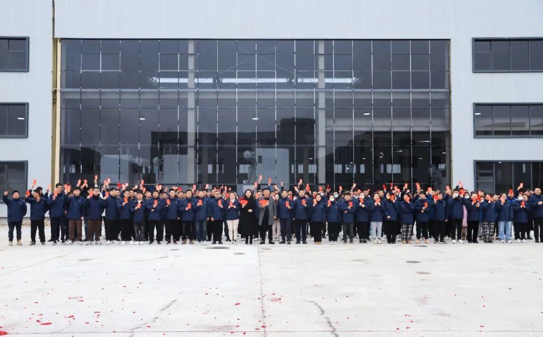 嵊州市副市長郭偉鋒先生為板川送上新春祝福！板川智慧廚房數字化工業園喜迎2024年開門紅！