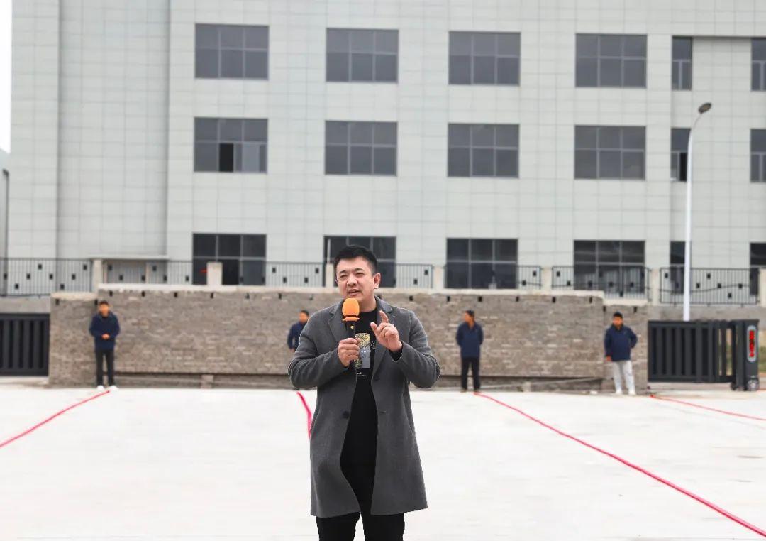 嵊州市副市長郭偉鋒先生為板川送上新春祝福！板川智慧廚房數字化工業園喜迎2024年開門紅！