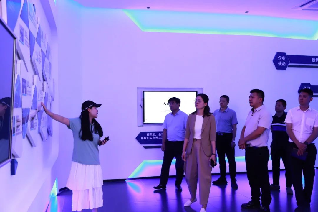 嵊州市委副書記余丹一行蒞臨板川電器： 共鑒發(fā)展歷程，共繪未來藍圖