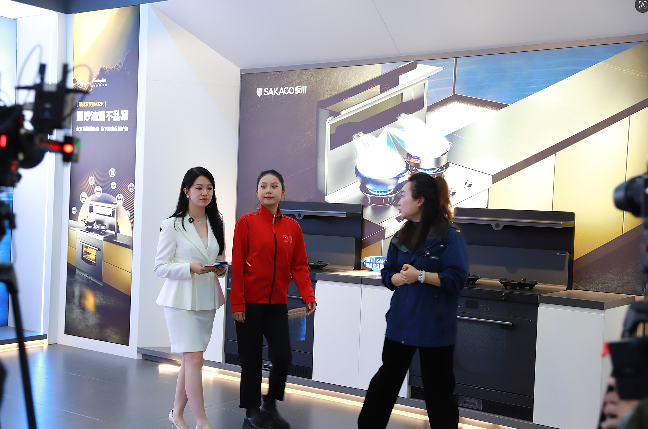 “冠軍品質，探秘板川”—— 冠軍潘婷領銜探廠板川，冠軍之夜圓滿收官！