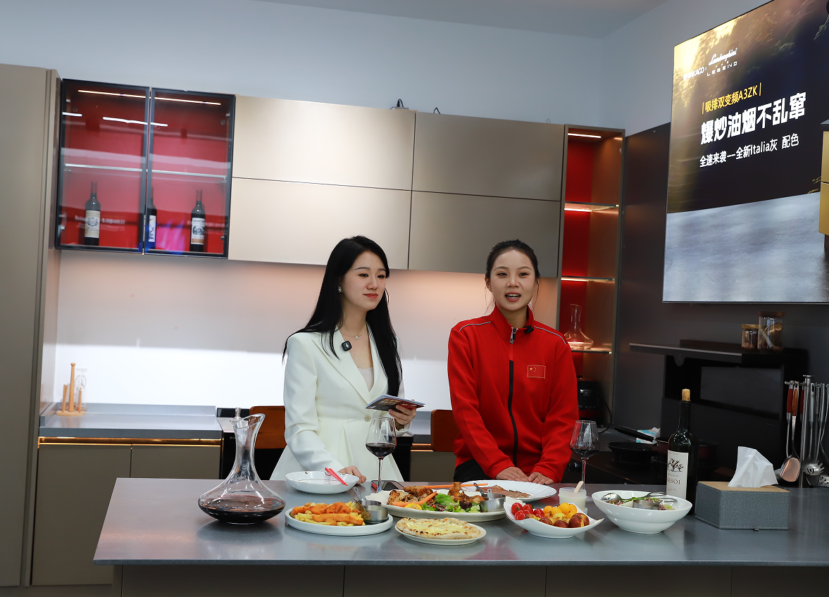 “冠軍品質，探秘板川”—— 冠軍潘婷領銜探廠板川，冠軍之夜圓滿收官！