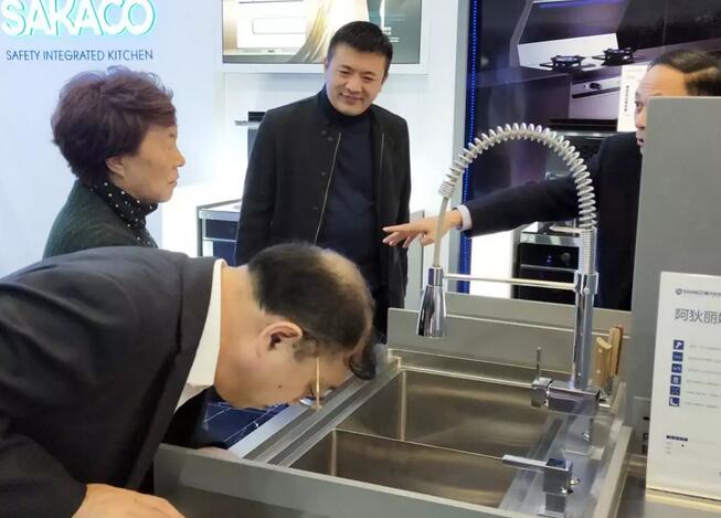 中國(guó)五金制品協(xié)會(huì)領(lǐng)導(dǎo)蒞臨板川參觀指導(dǎo)! 中國(guó)五金制品協(xié)會(huì)領(lǐng)導(dǎo)蒞臨板川參觀指導(dǎo)!