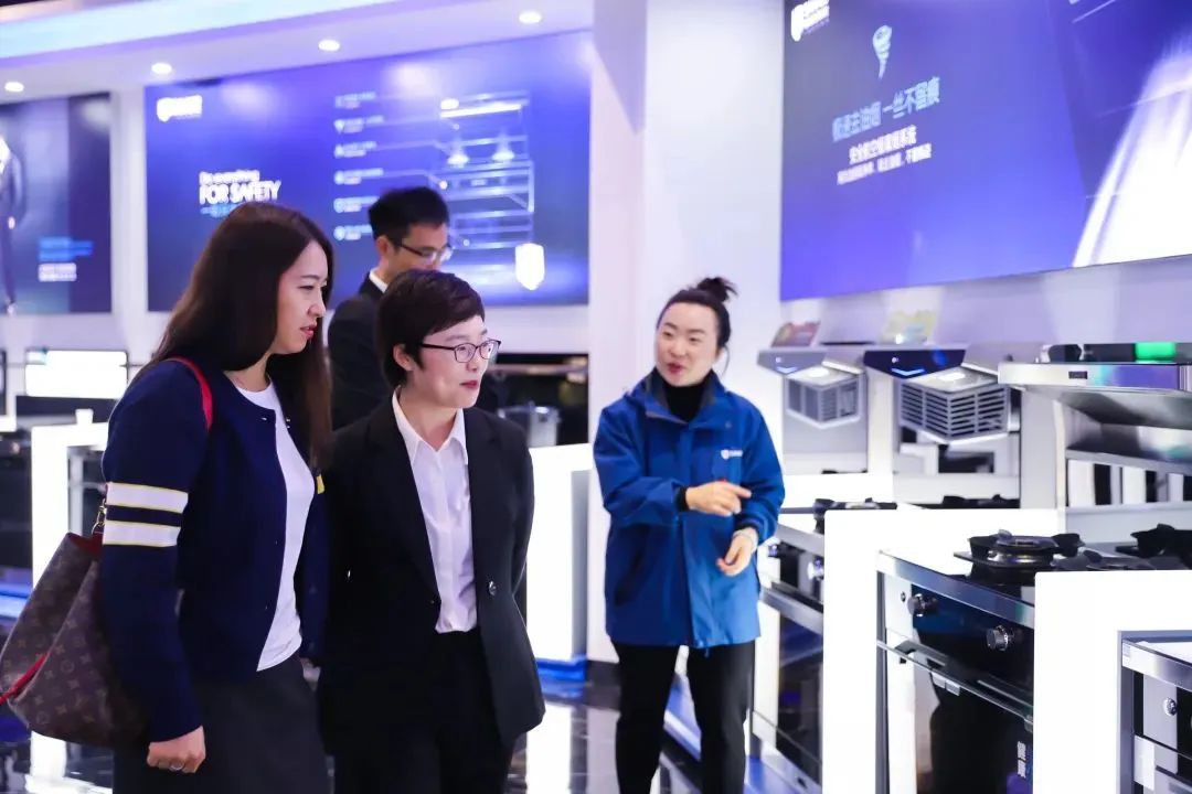 居然之家再訪板川！品牌實力市場共鑒！江蘇市場藍(lán)圖未來可期！