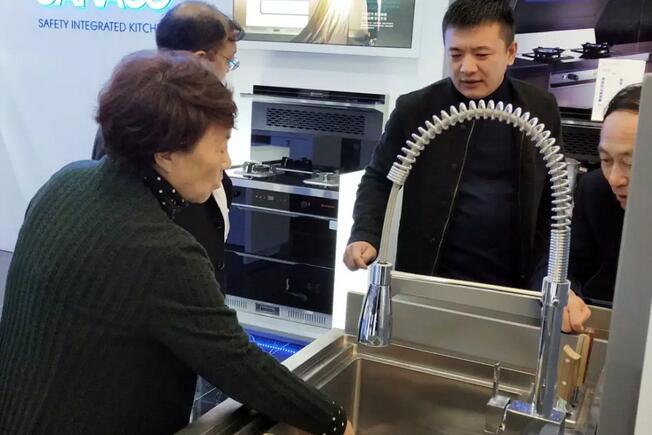 中國(guó)五金制品協(xié)會(huì)領(lǐng)導(dǎo)蒞臨板川參觀指導(dǎo)! 中國(guó)五金制品協(xié)會(huì)領(lǐng)導(dǎo)蒞臨板川參觀指導(dǎo)!